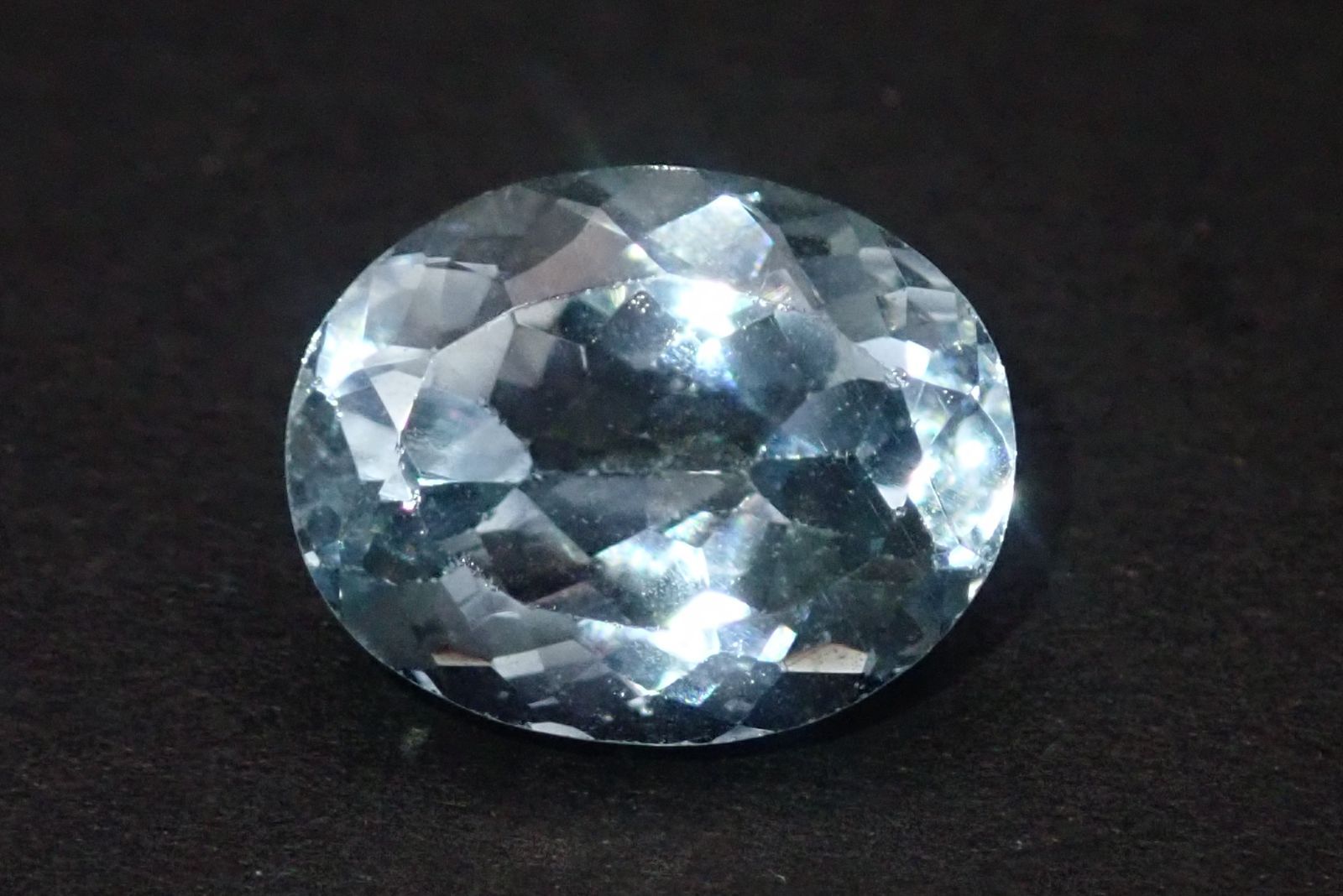 天然アクアマリン　2.60ct 約8×10mm