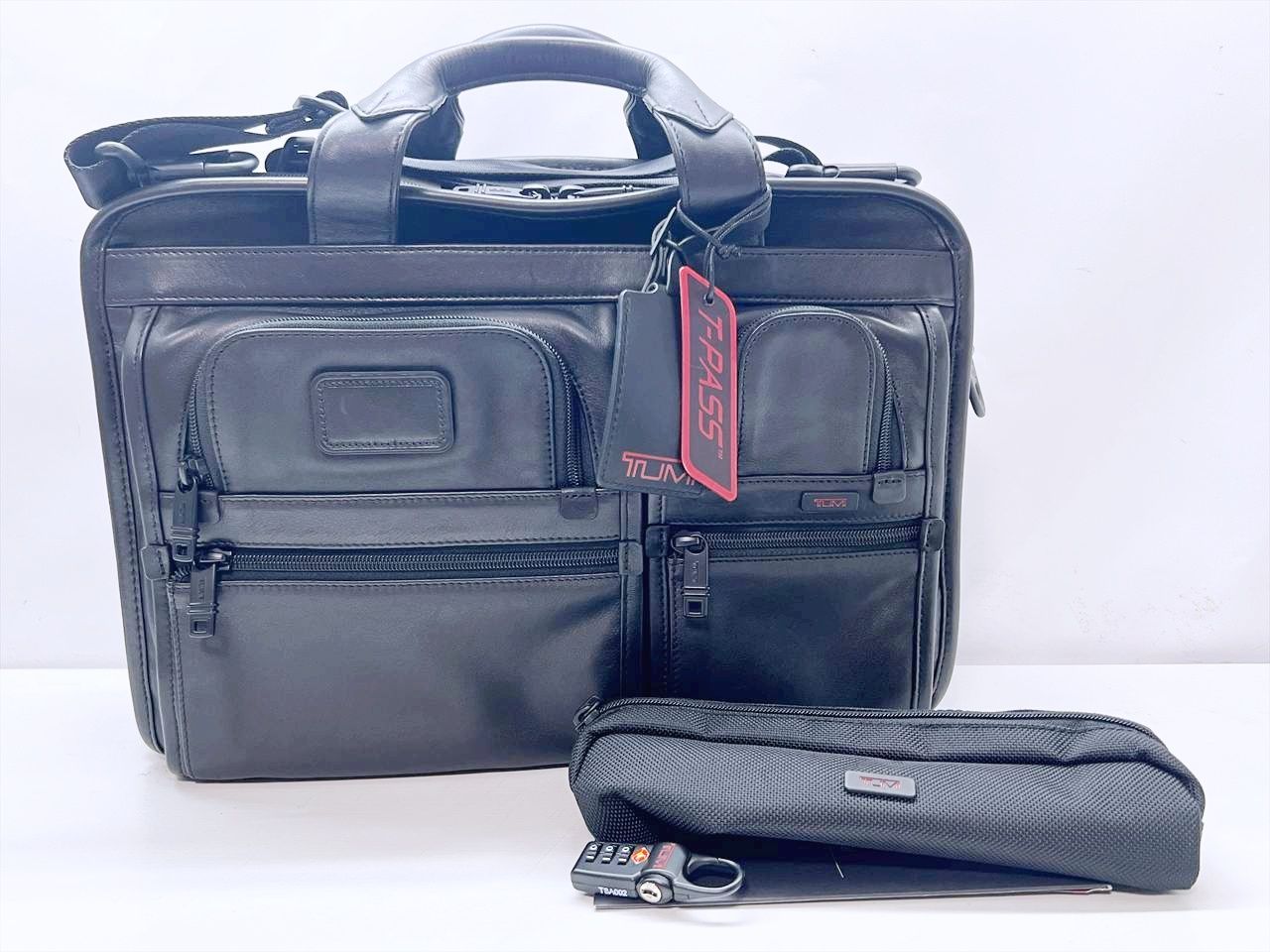 未使用保管 美品 TUMI ツゥミ エクスパンダブル オーガナイザー レザー
