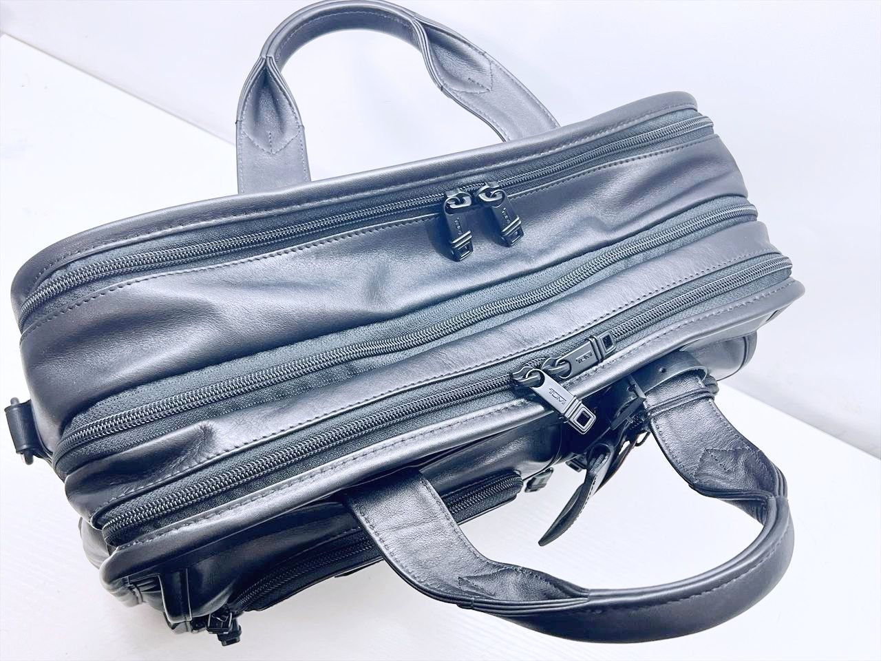 未使用保管 美品 TUMI ツゥミ エクスパンダブル オーガナイザー レザー