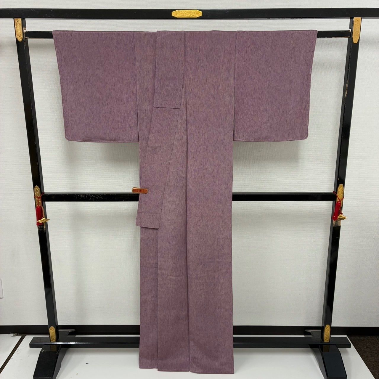 色無地 裄65 縮緬 細かな縞の染め 紋無し 正絹 着物 MK-1050 - メルカリ