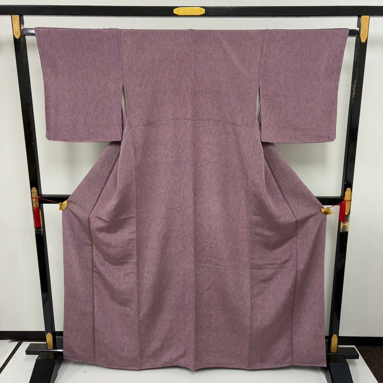 色無地 裄65 縮緬 細かな縞の染め 紋無し 正絹 着物 MK-1050 - メルカリ