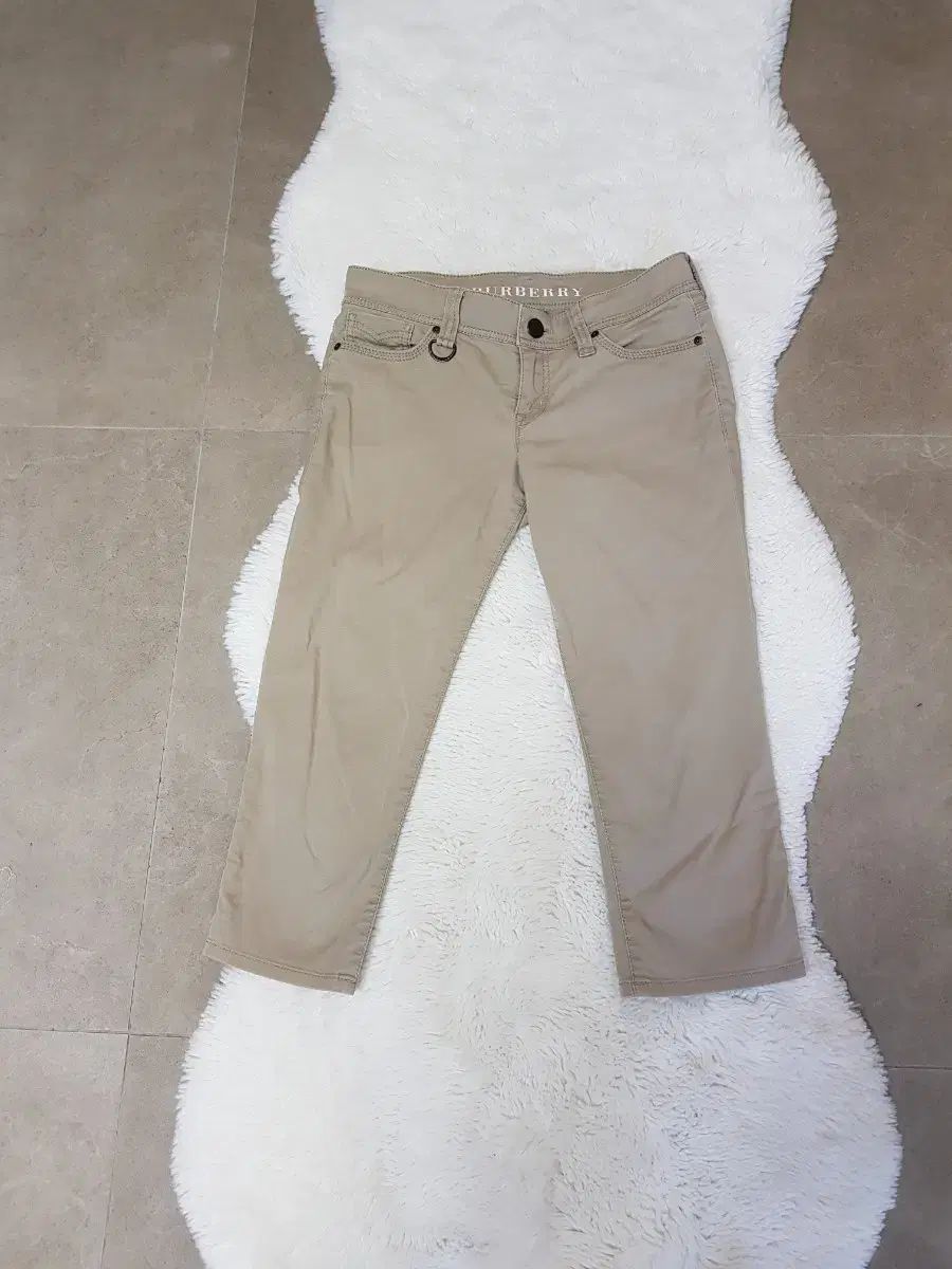 正規品 バーバリー ベージュ コットン パンツ 55 7分 パンツ