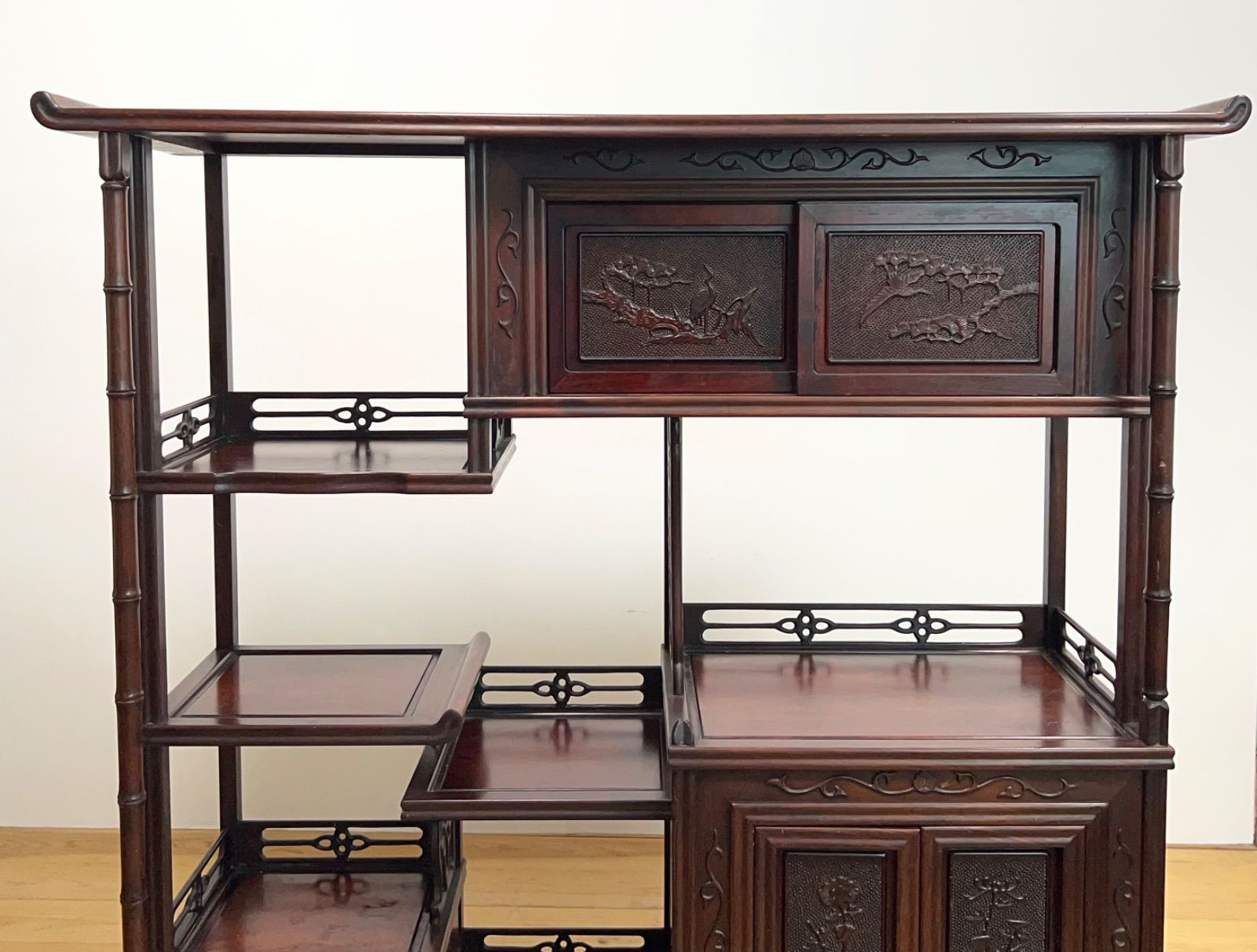 ビンテージ 高級家具 木製 茶棚 収納棚 茶箪笥　天然木　茶棚　和室家具　高級家具　ビンテージ　アンティーク　M093 アンティーク メルカリ - M093 家具