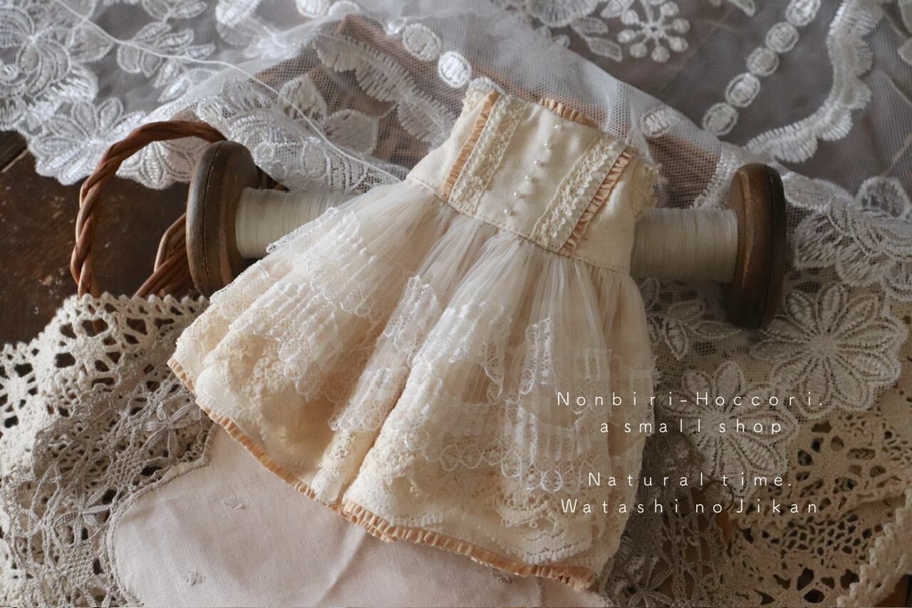 No.324 ブライス blythe モンストドール レースのワンピース アウト