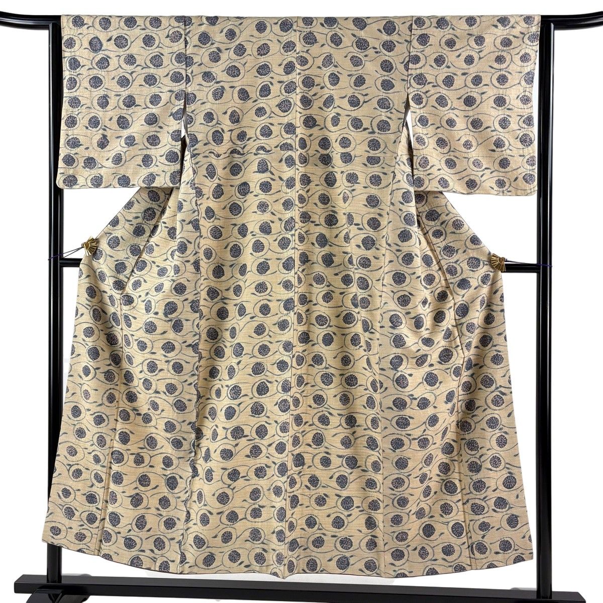 【美品】 小紋 身丈151.5cm 裄丈64cm M 袷 紬地 花唐草 薄黄土色 正絹 名品 【中古】