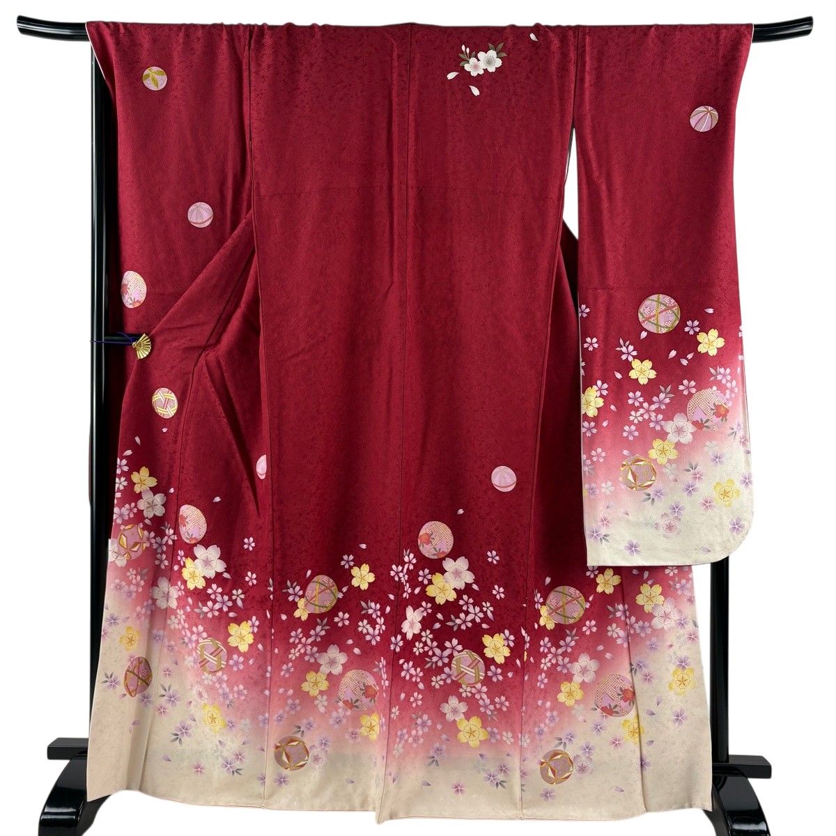 【振袖フルセット】身丈162.5cm 裄丈67.5cm 桜 流水 箔 金彩 赤 振袖 身丈167cm 裄丈70cm L 袷 鞠 桜 金彩 箔 赤 正絹 秀品 【中古