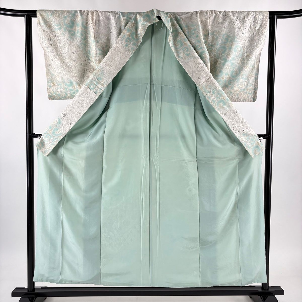 訪問着 身丈155.5cm 裄丈62cm S 袷 紬地 花唐草 華文 刺繍 薄緑 正絹