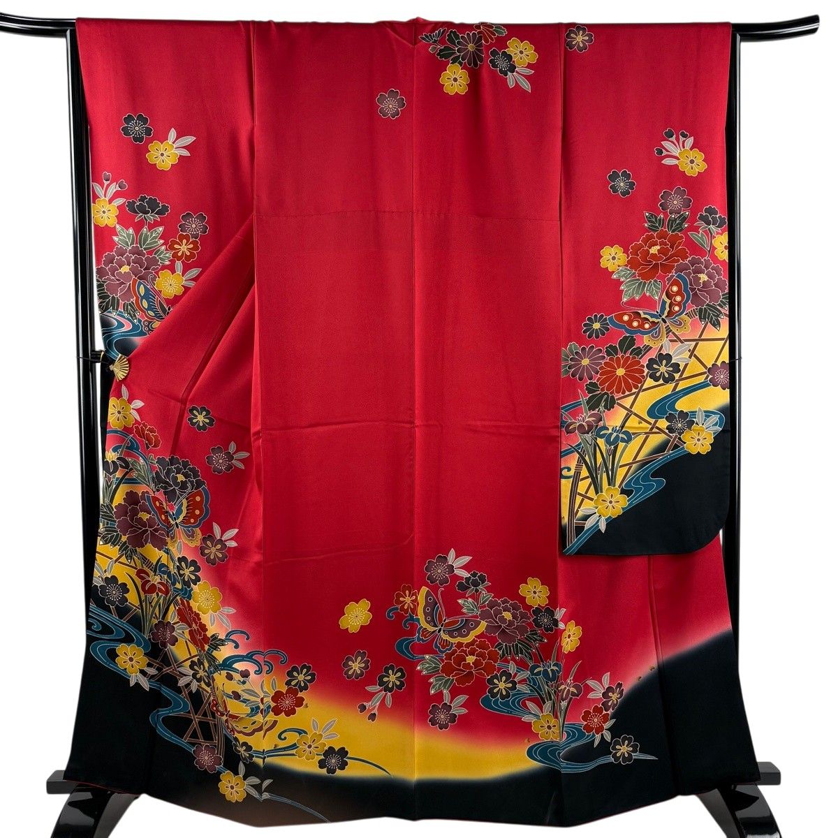 【美品】 振袖 身丈164cm 裄丈67cm M 袷 蝶 牡丹 染め分け ぼかし 赤 正絹 名品 【中古】