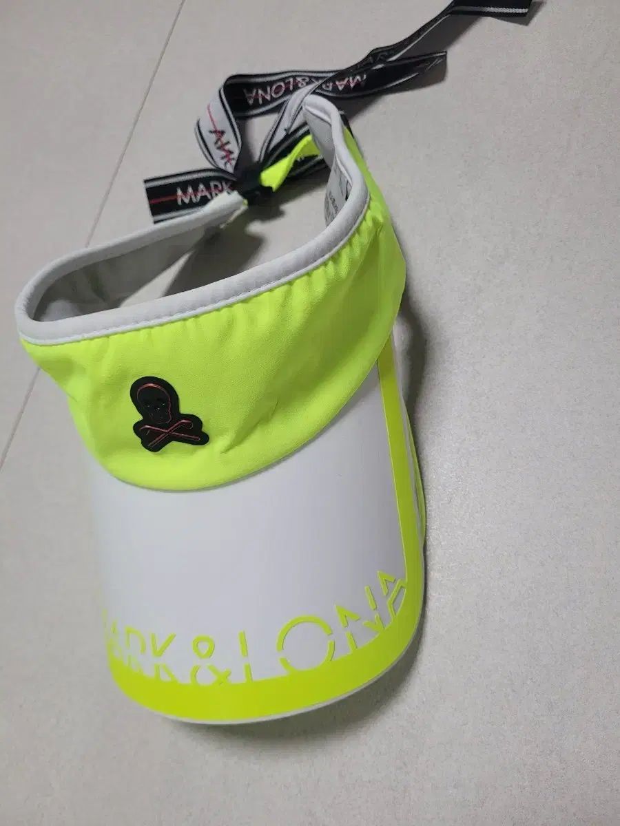 正規品 MARK & LONA マークアンドロナ サンキャップ 蛍光色 ゴルフ 帽子