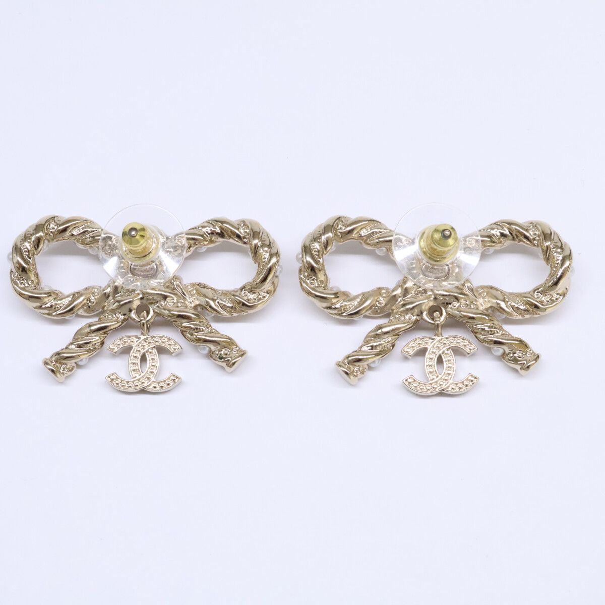 CHANEL シャネル A23B ABB508 リボンモチーフ ココマークピアス 