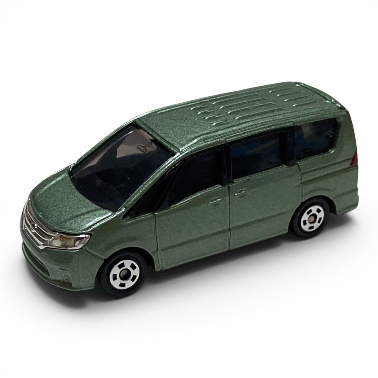 トミカ】日産 セレナ (4代目・C26型／グリーン(黄緑)) ／ 未使用（検品