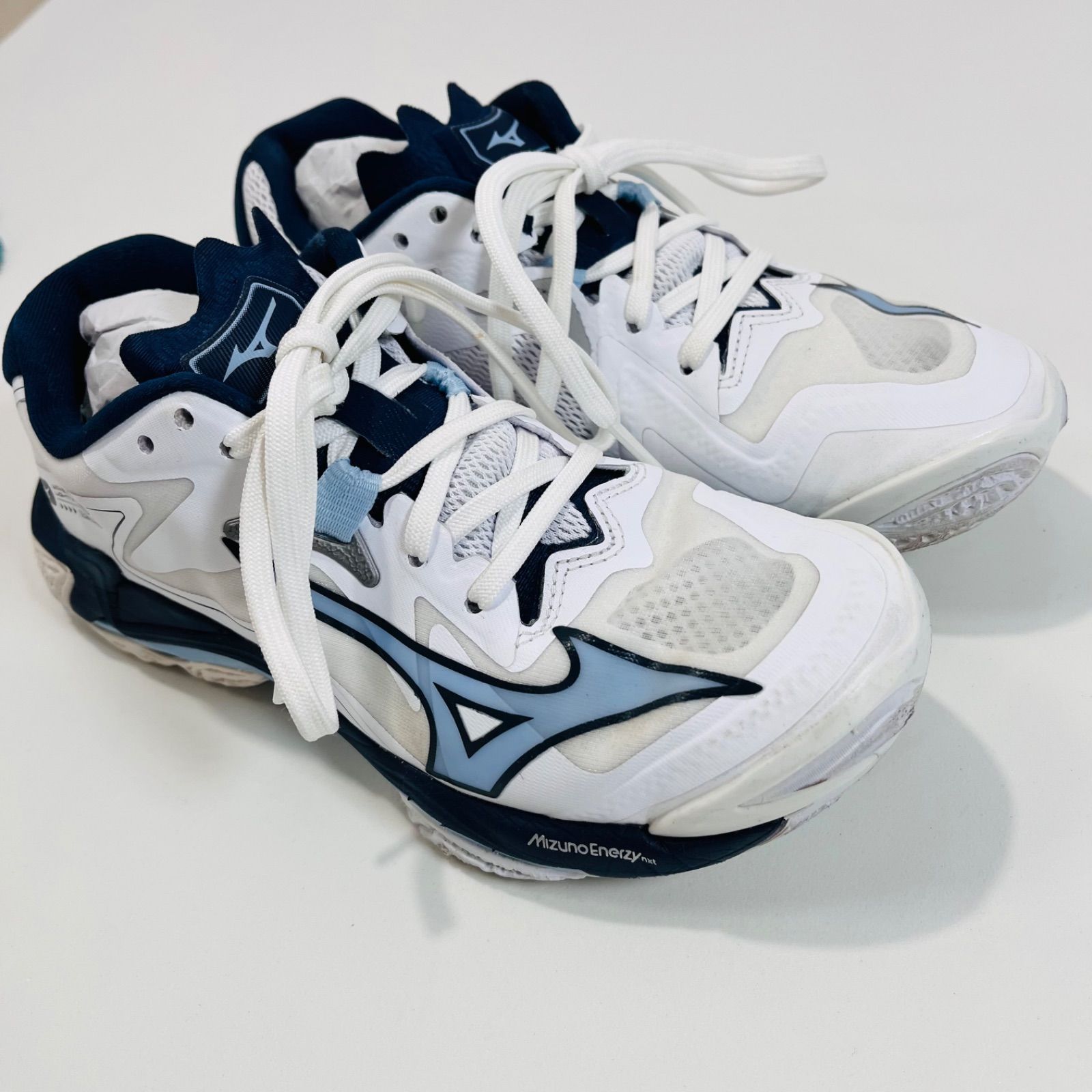 ミズノ WAVE LIGHTNING Z8 バレーボールシューズ 22.5cm ホワイト