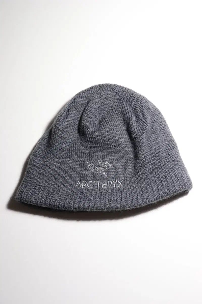 ARC'TERYX アークテリクス Classic ビーニー アイアン アークス アンド アンビル