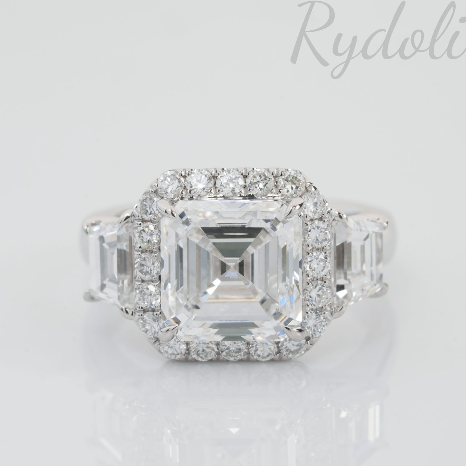 K18 4.20ct アッシャーカット ダイヤリング ラボグロウンダイヤモンド IGI鑑定書付き 存在感抜群 スクエアリング 大粒ダイヤ 指輪 上品 高級感 取り巻き ラグジュアリー 大粒 華やか エレガント 上品 しっかりした造り K18金製 ダイヤリング
