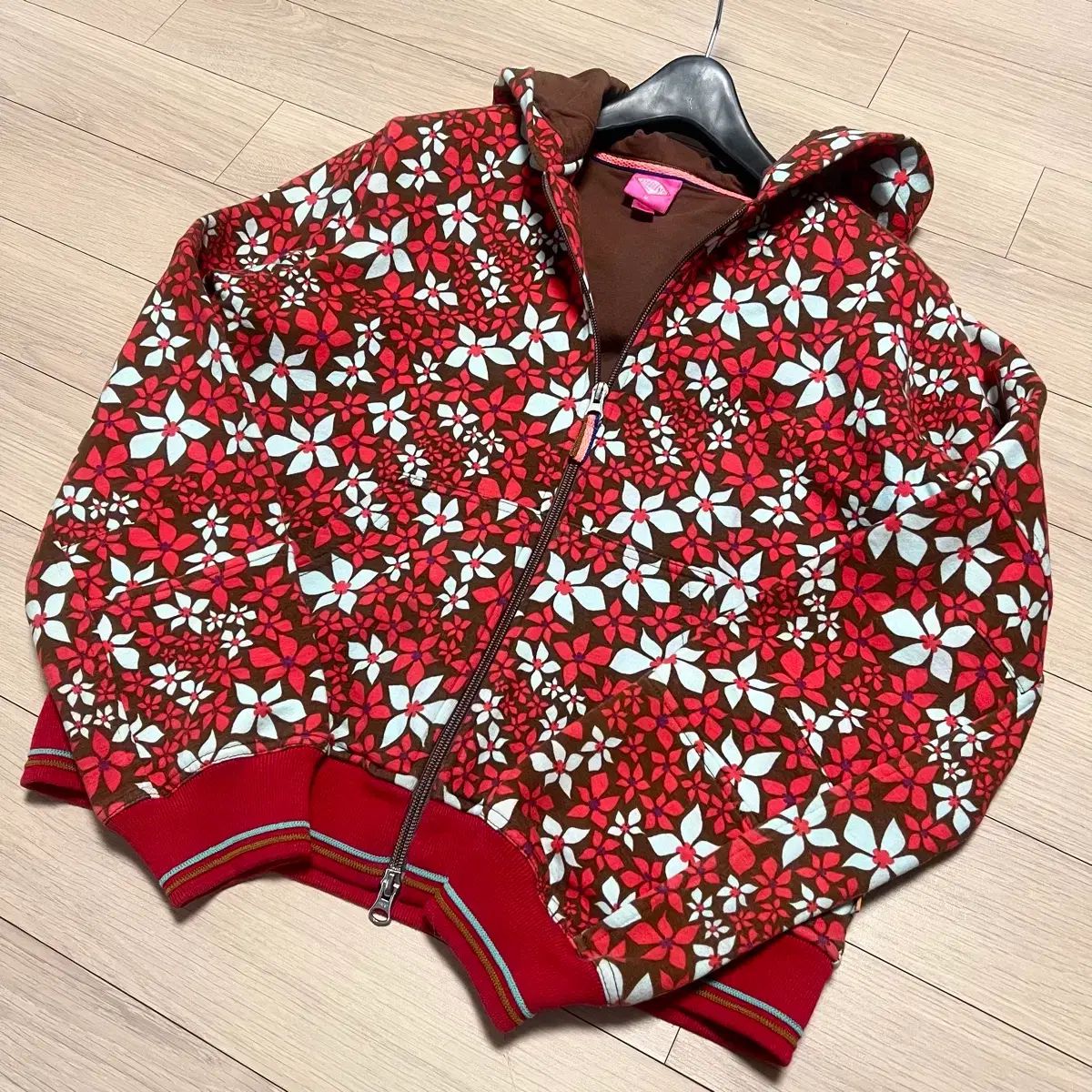 OILILY オイリリー ミント フラワー フード ジップアップ レッド 赤 ブラウン 花柄 パータン プリンティング