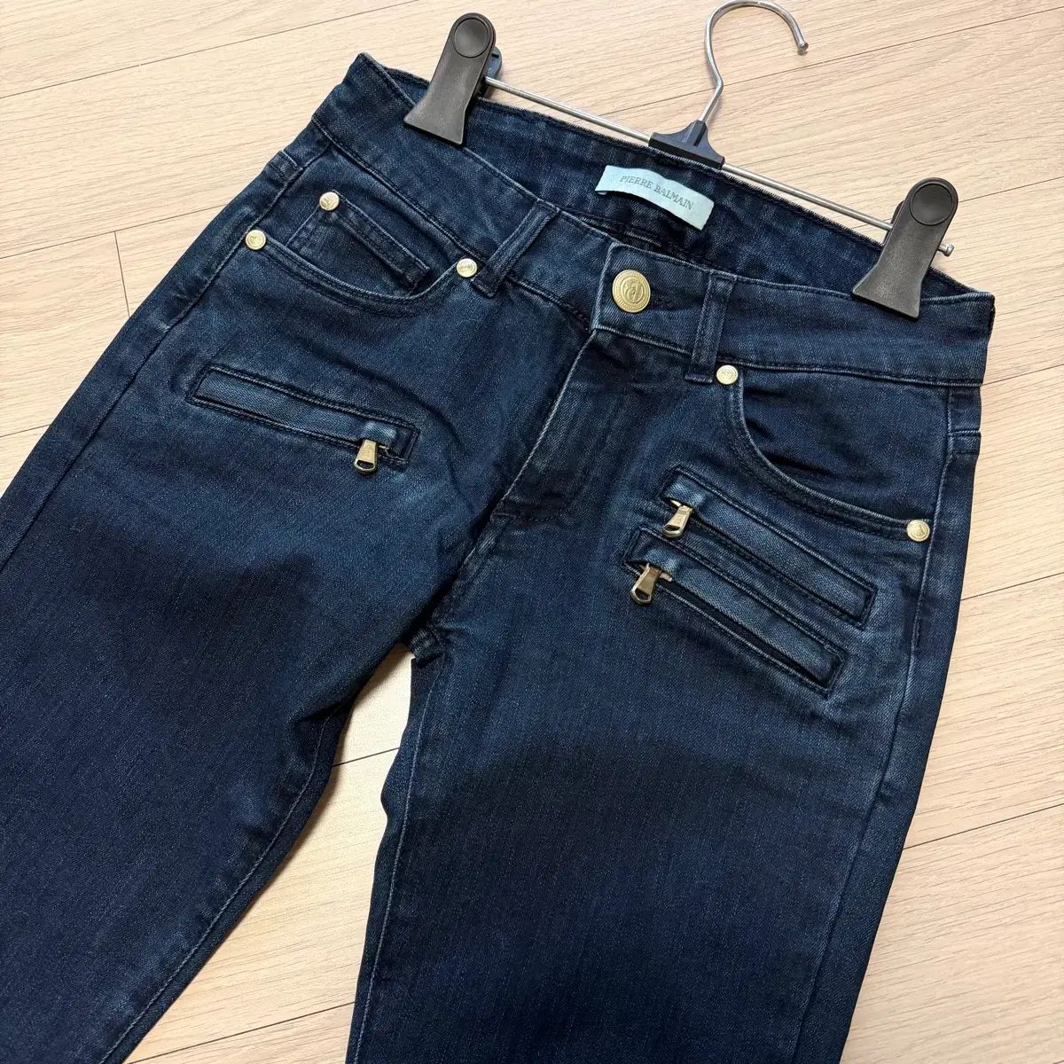 BALMAIN バルマン 正規品 レディース ローライズ デニム ジーンズ インディゴデニム Indigo ゴールドボタン ジッパー y2k