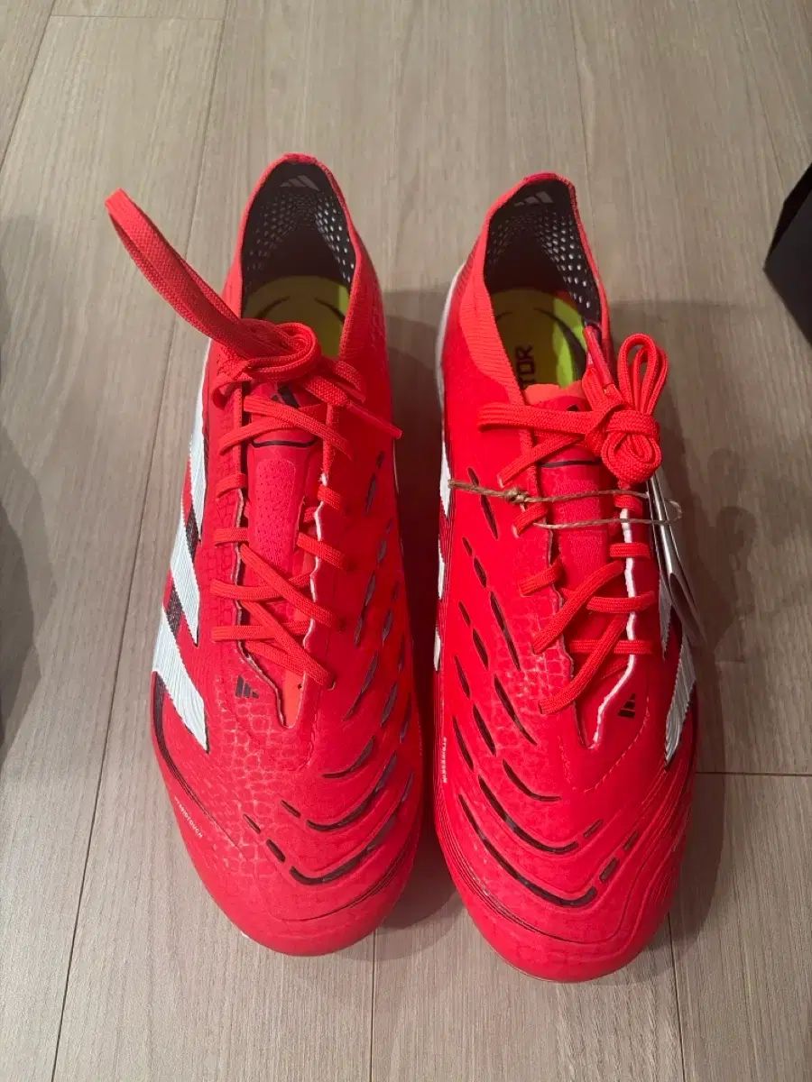 adidas アディダス プレデター サッカーシューズ レッド