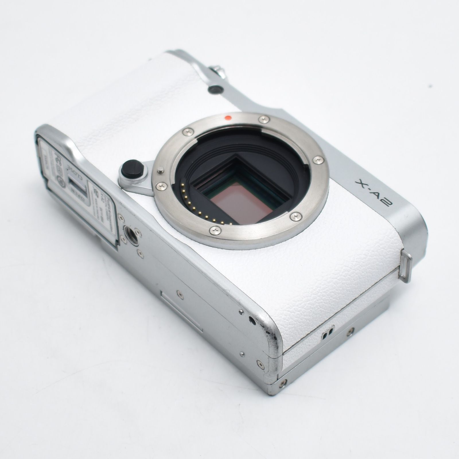 B#12298 FUJIFILM デジタルカメラミラーレス一眼 X-A2ボディ ホワイト