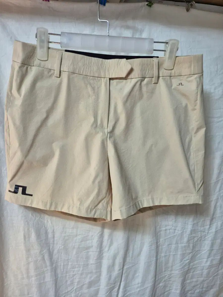 J Lindeberg 린데버그 ベージュ ハーフパンツ