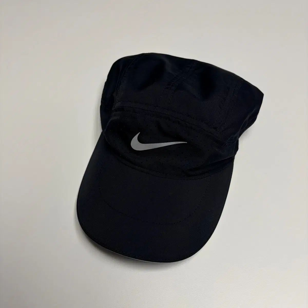 FREE NIKE エアロビル テイルウィンド ランニングキャップ