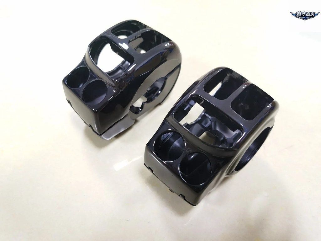 光沢仕上げのオートバイ用ハンドルバーコントロールスイッチハウジング ハーレー エレクトラ ストリート ロード グライド キング FLHX FLHR