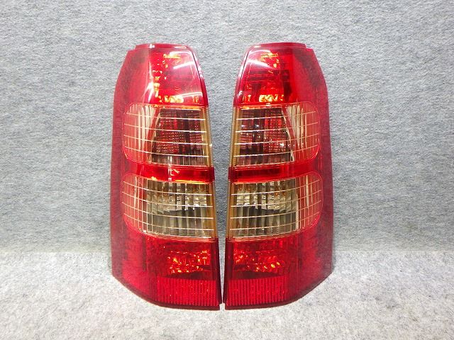 サクシード テール左右 NCP50/51/55/58 52-154 81550-52590 260516081