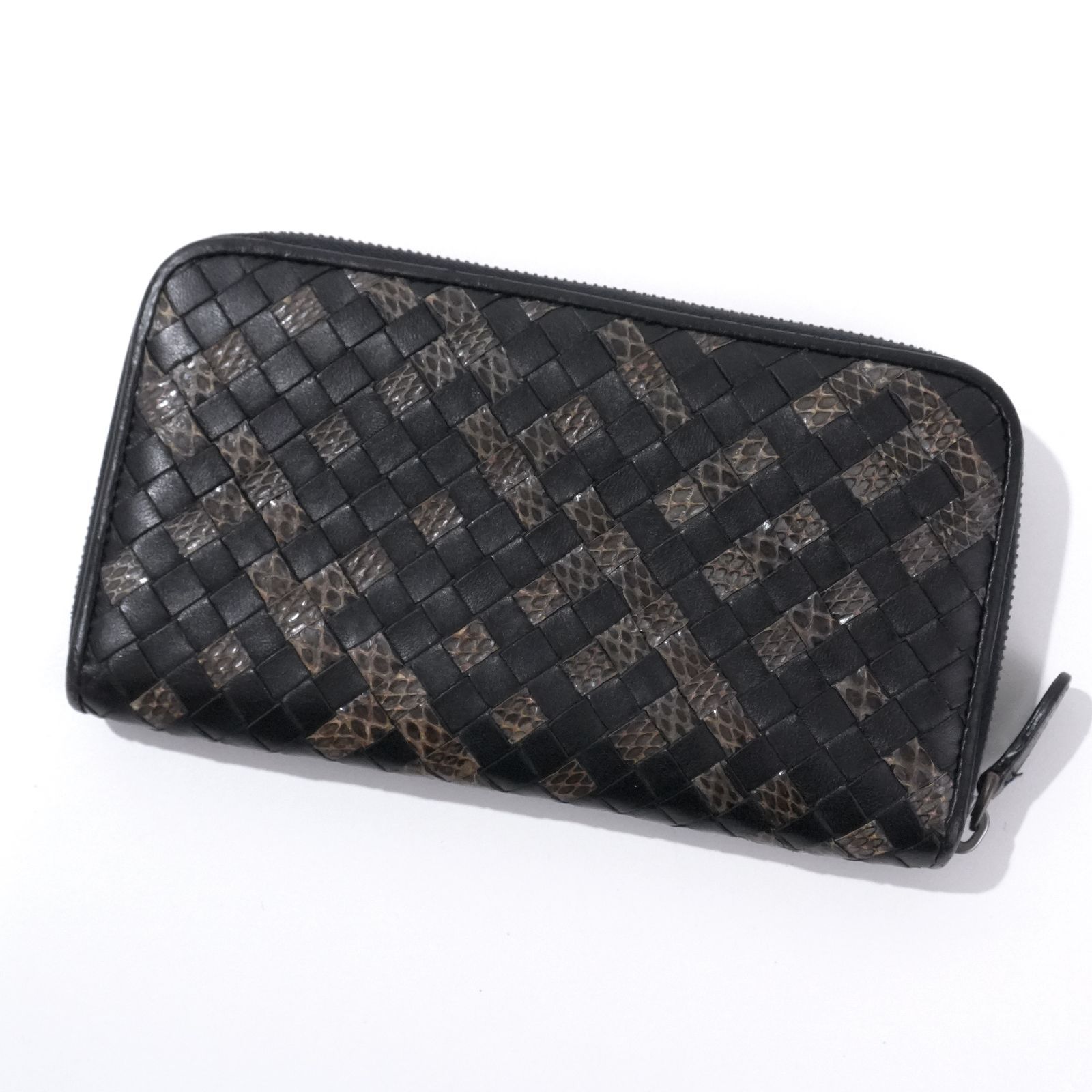 BOTTEGA VENETA 小銭入れ付き 長財布 ブラック × パイソン - メルカリ