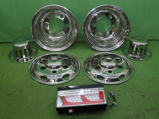 【中古】2トン用 メッキ ホイールライナー LEDテール片側