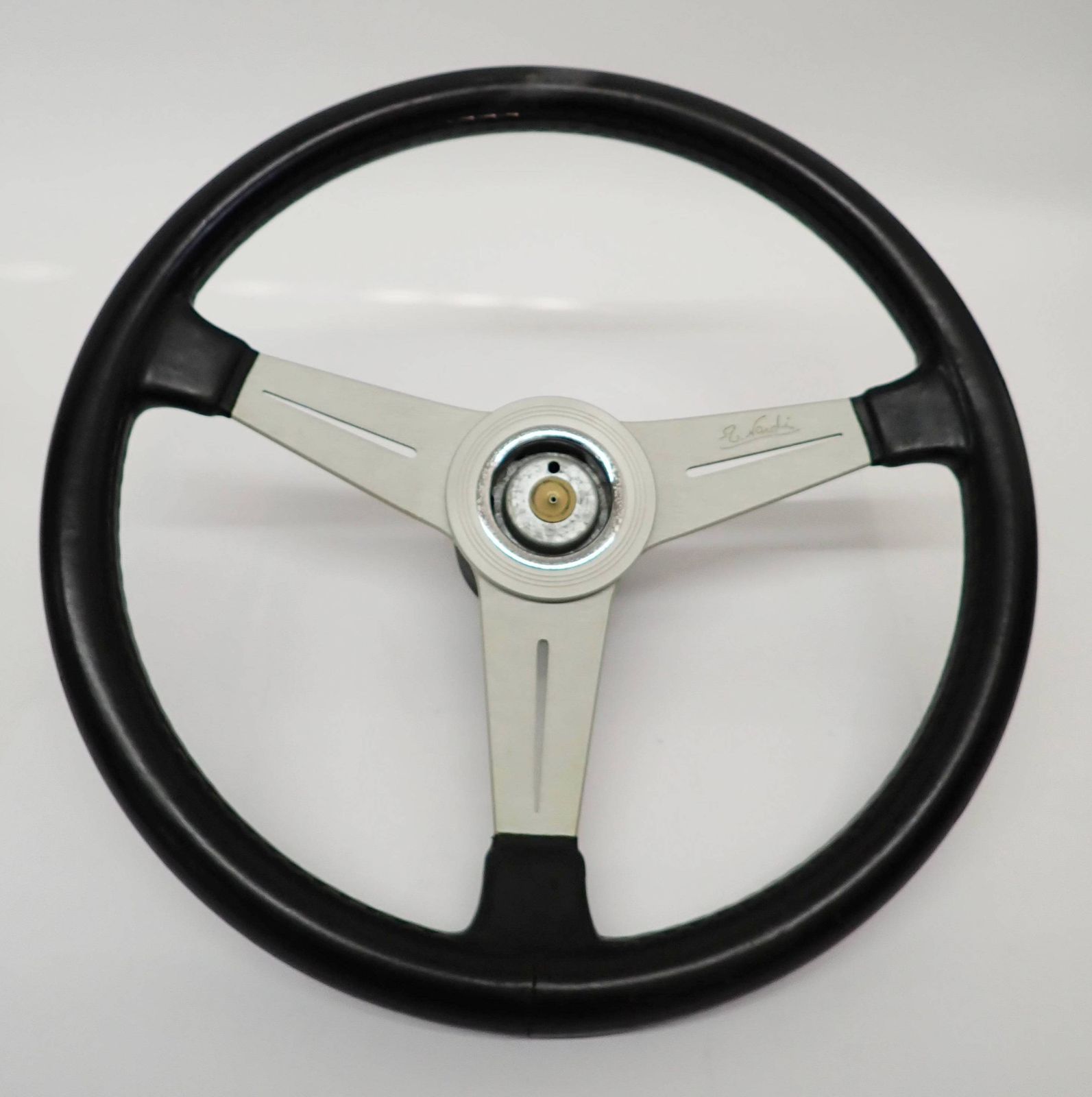 ハンドル(NARDI・中古品・値下げ不可) 現状品 E.Nardi 3スポーク ステアリングホイール ハンドル ナルディ