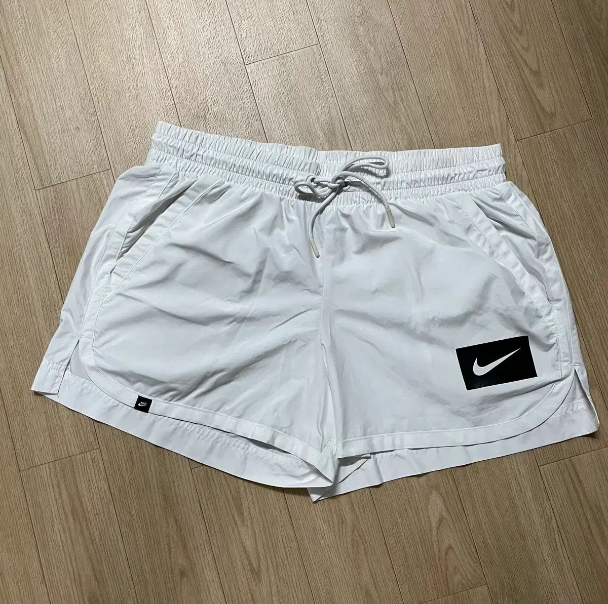 ナイキ スウッシュ ハーフパンツ の商品写真