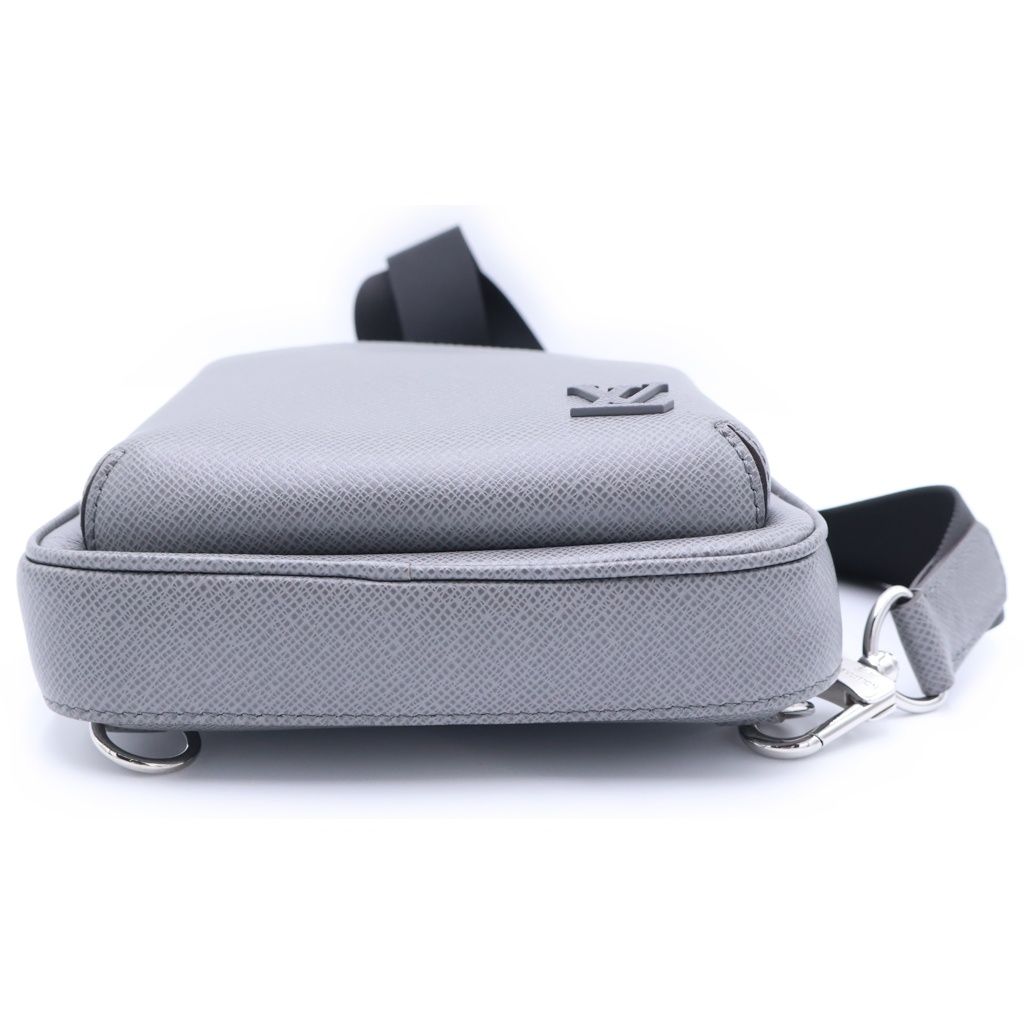 ルイ・ヴィトン日本未発売グレー ボディバッグ シンプルデザイン 中古・古着通販】LOUIS VUITTON (ルイ ヴィトン) ボディーバッグ