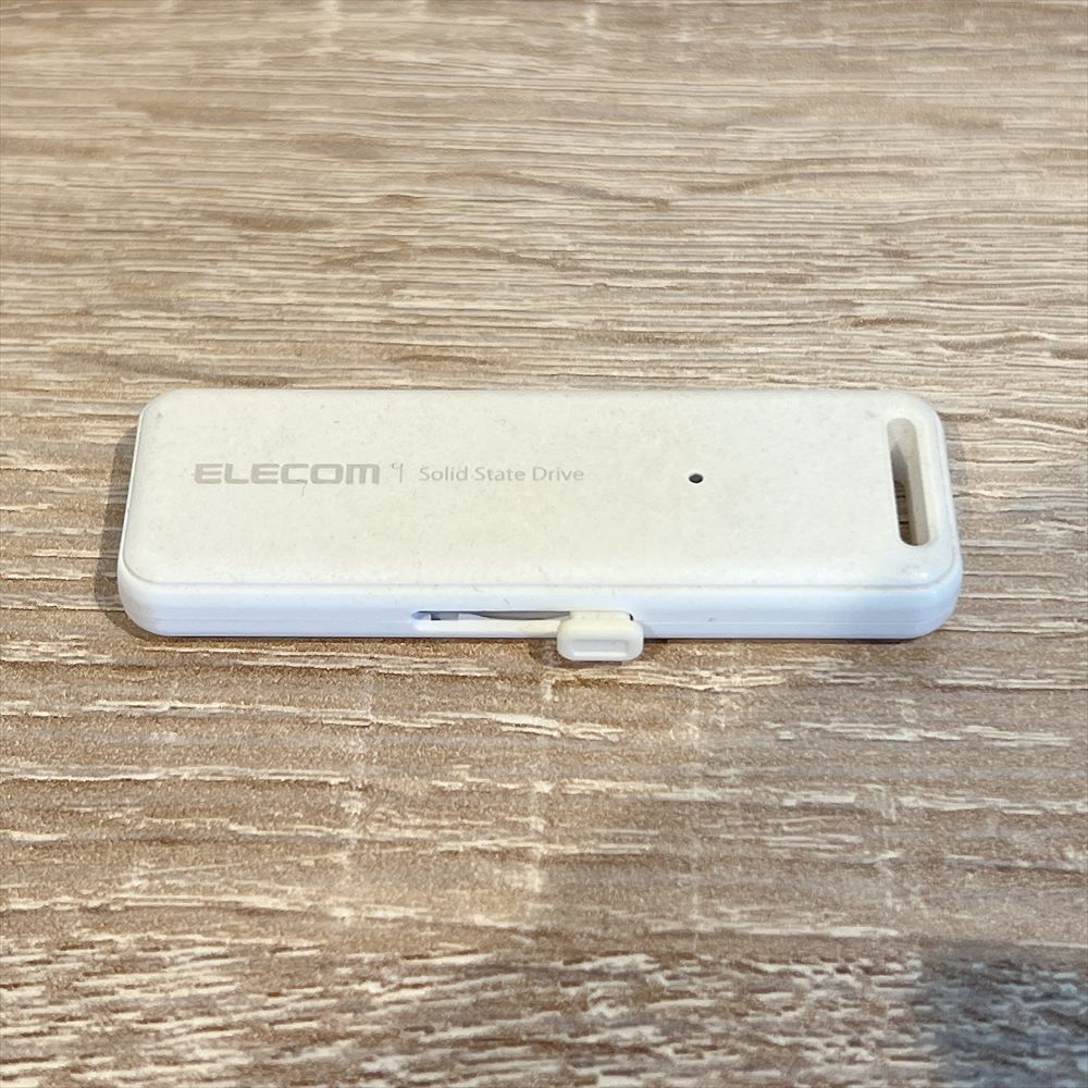 ELECOM 外付けSSD 500GB ESD-EMB0500GWH 中古 - メルカリ