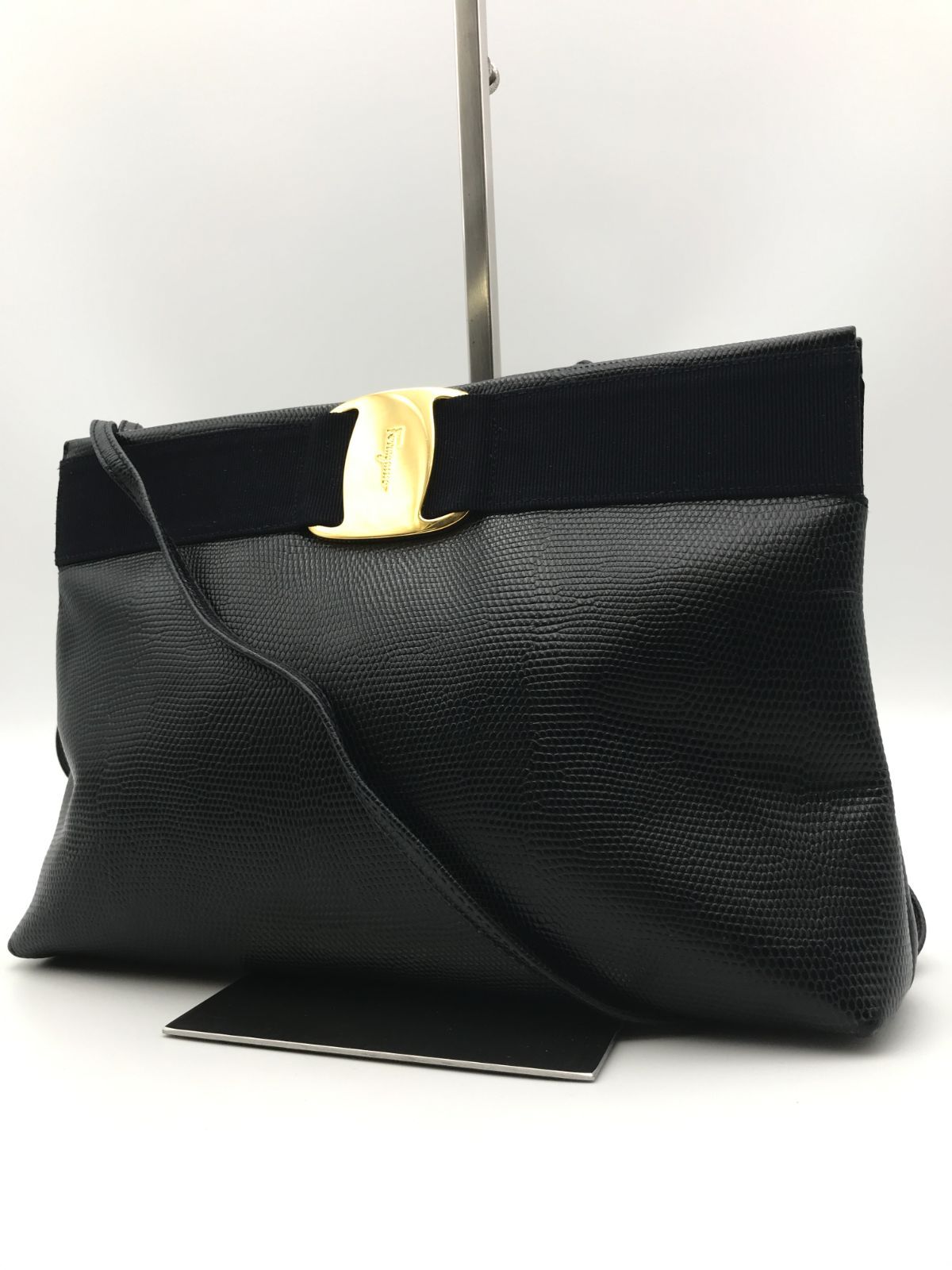 Salvatore Ferragamo フェラガモ ショルダーバッグ ヴァラリボン 