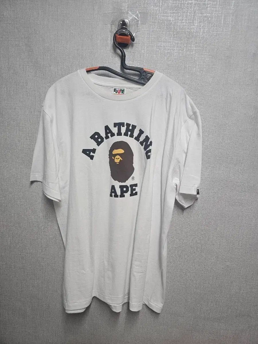 A BATHING APE アベイシングエイプ 半袖 Tシャツ 白 ロゴプリンティング XXL