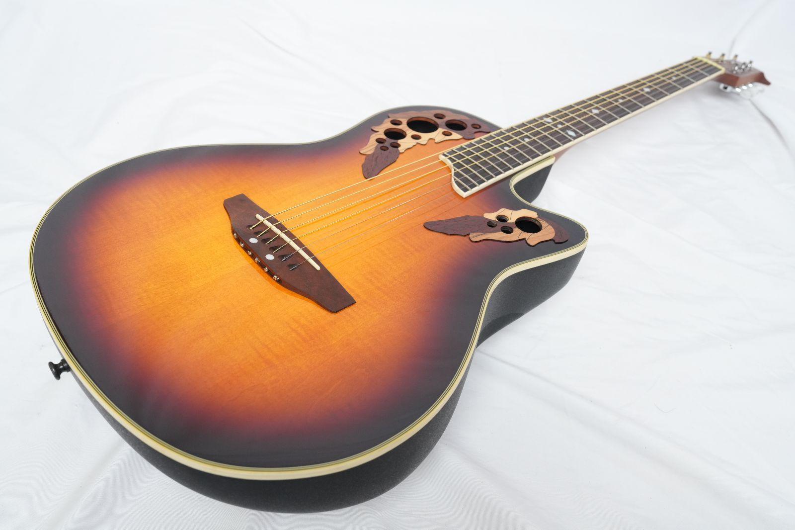 ☆OVATION Celebrity Deluxe CP212 Sunburst パーラーサイズ エレアコ