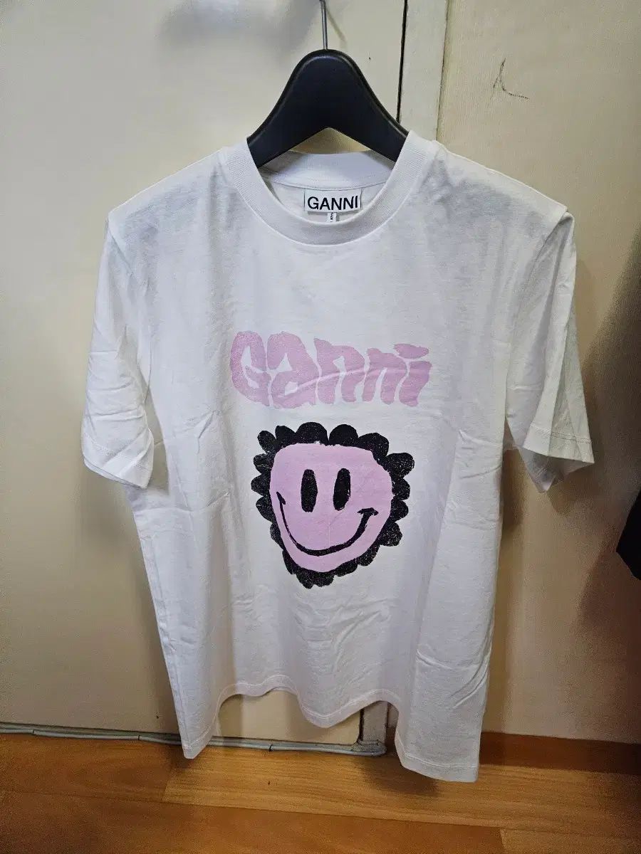 44) GANNI ガニーxBEAKER コラボ 半袖Tシャツ 半袖T