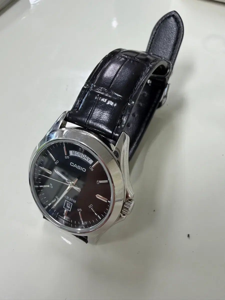 カシオ MTP-1370 腕時計