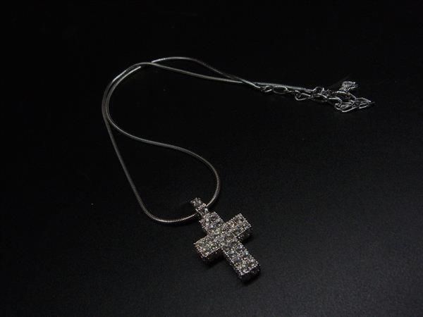 ■美品■ SWAROVSKI スワロフスキー クリスタル クロス ネックレス ペンダント アクセサリー レディース シルバー系×クリア DN0961