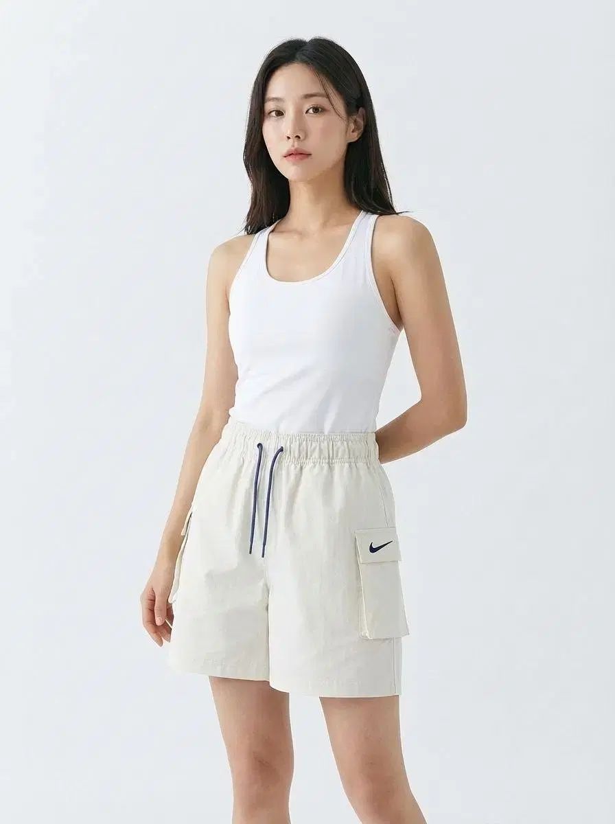 NIKE レディース ハーフパンツ 正規品 新品 白 s xs 2点のみ
