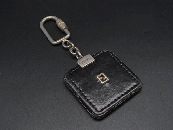 FENDI フェンディ レザー キーホルダー キーリング バッグチャーム メンズ レディース ブラック系 DM8306