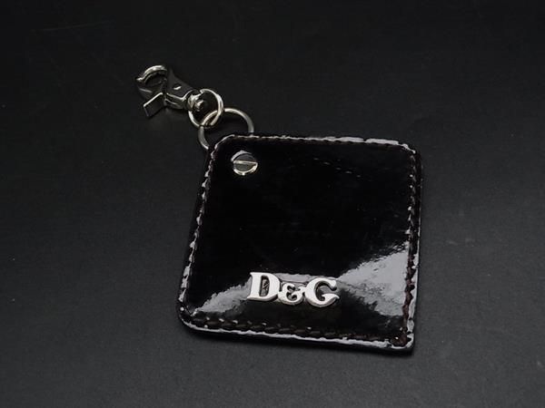 DOLCE＆GABBANA ドルチェ&ガッバーナ パテントレザー キーホルダー バッグチャーム ブラック系 DM8334