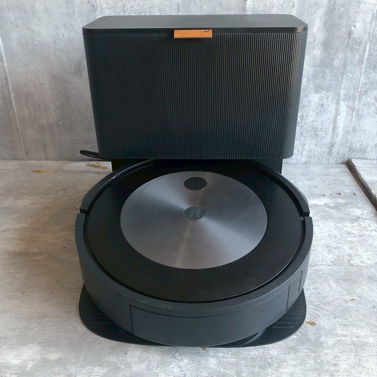 美品】iRobot ルンバ j7 ロボット掃除機 本体 充電ドック付き - メルカリ