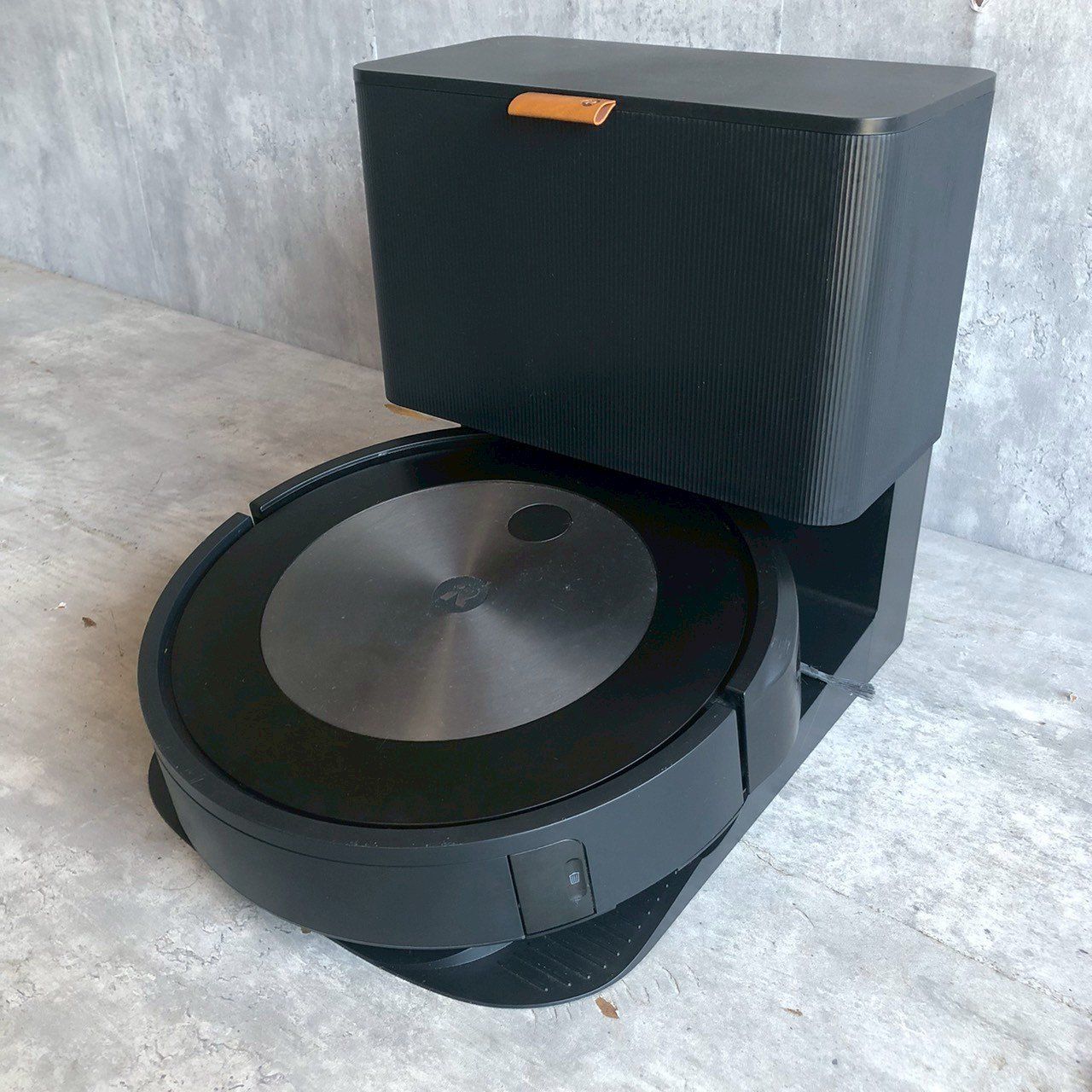 美品】iRobot ルンバ j7 ロボット掃除機 本体 充電ドック付き - メルカリ