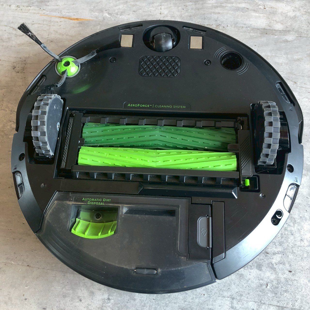 美品】iRobot ルンバ j7 ロボット掃除機 本体 充電ドック付き - メルカリ