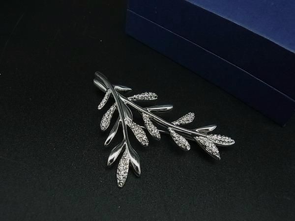 ■美品■ SWAROVSKI スワロフスキー ラインストーン リーフ ピンブローチ aピンバッジ アクセサリー シルバー系 DM8384