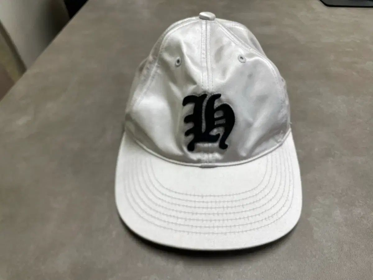 HERITAGE FLOSS サテンキャップ シルバーカラー 出品
