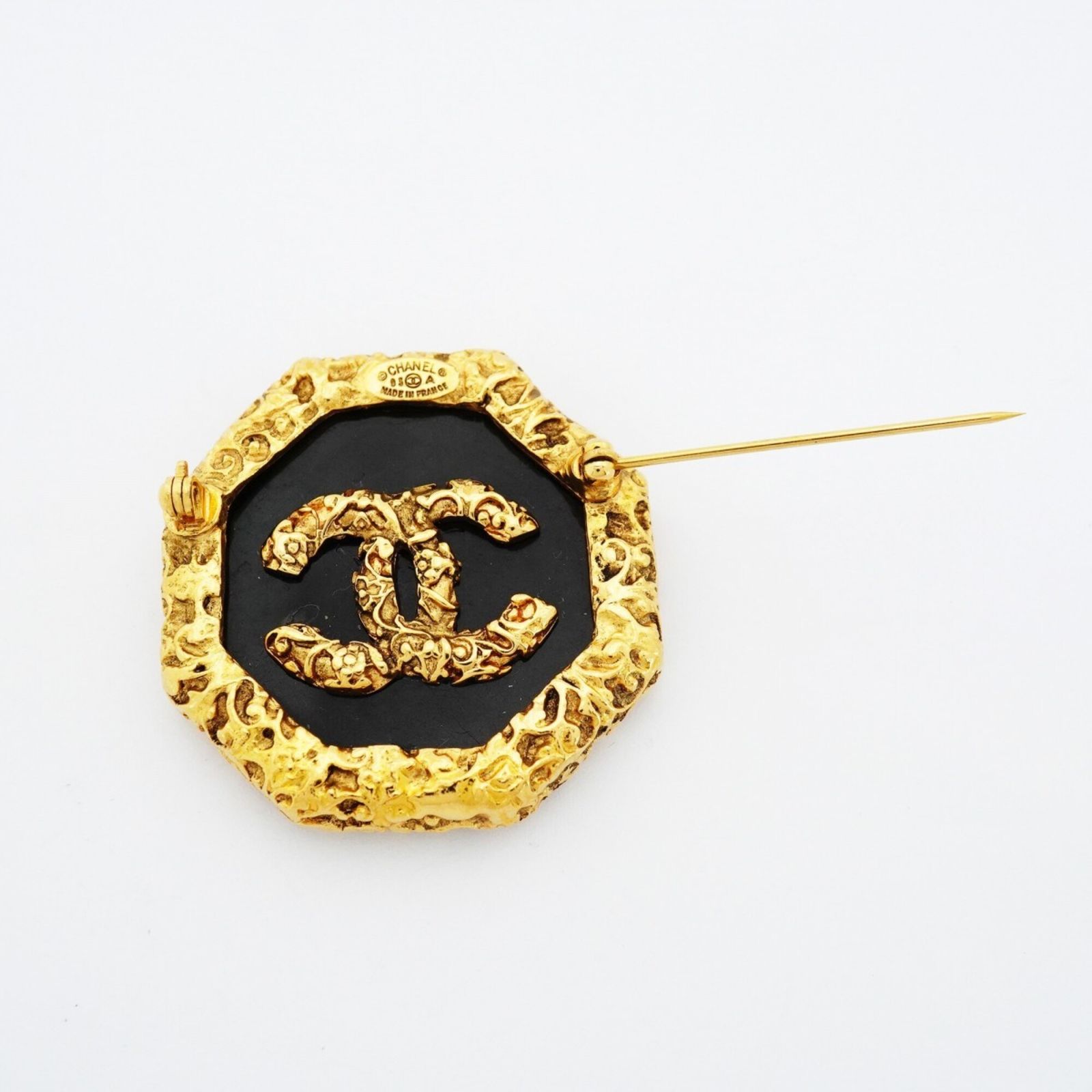 CHANEL ゴールド CCロゴブローチ made in France CHANEL ゴールド CCロゴブローチ made in France