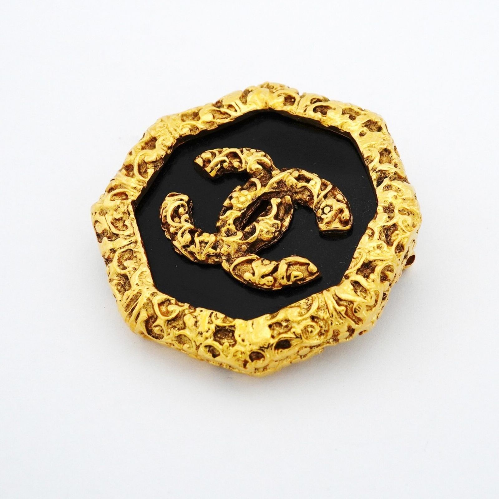 CHANEL シャネル　ブローチ　ココマーク　溶岩 シャネル(Chanel) シャネル ブローチ ココマーク 溶岩モチーフ GP