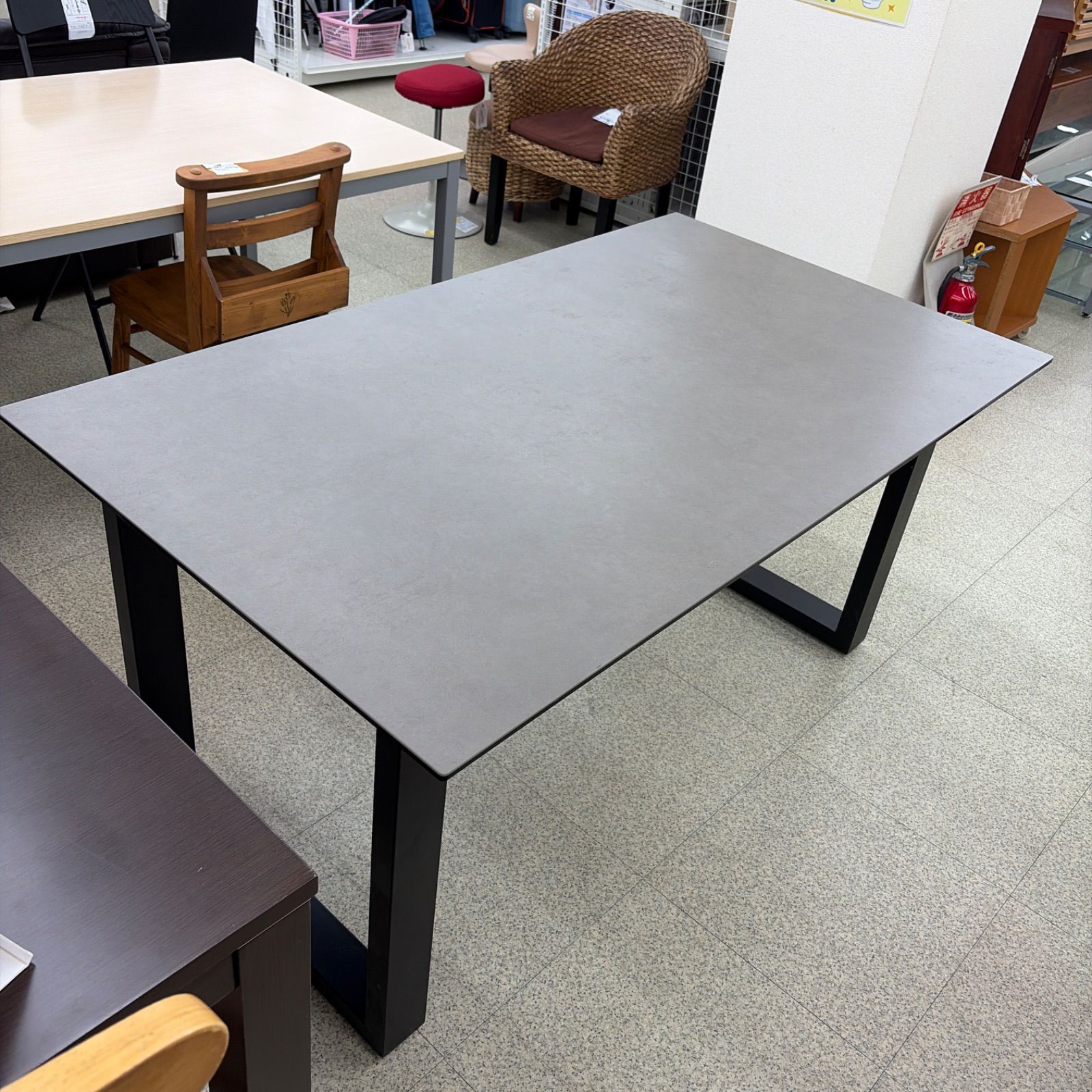 ☆リユースのサカイ東金店☆ セラミックガラステーブル 管理260518-08