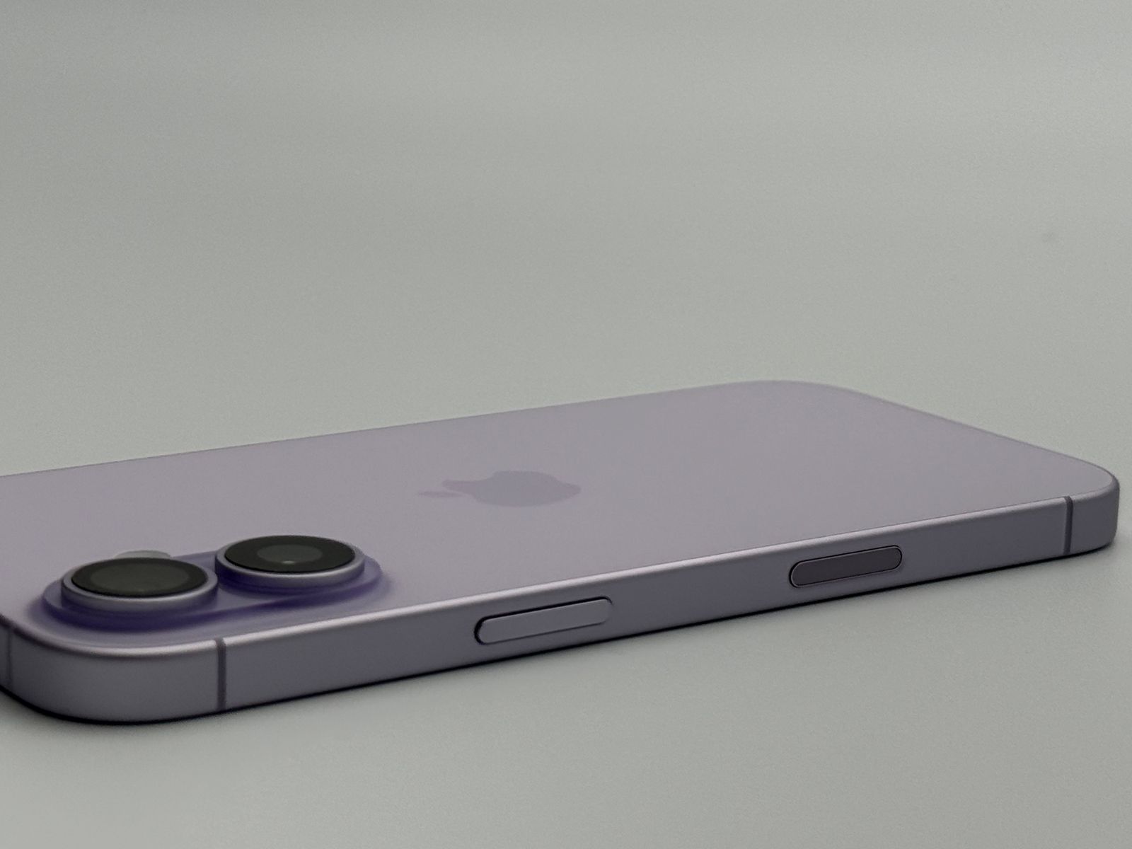 iPhone 17 256GB ラベンダー 中古A SIMフリー - メルカリ